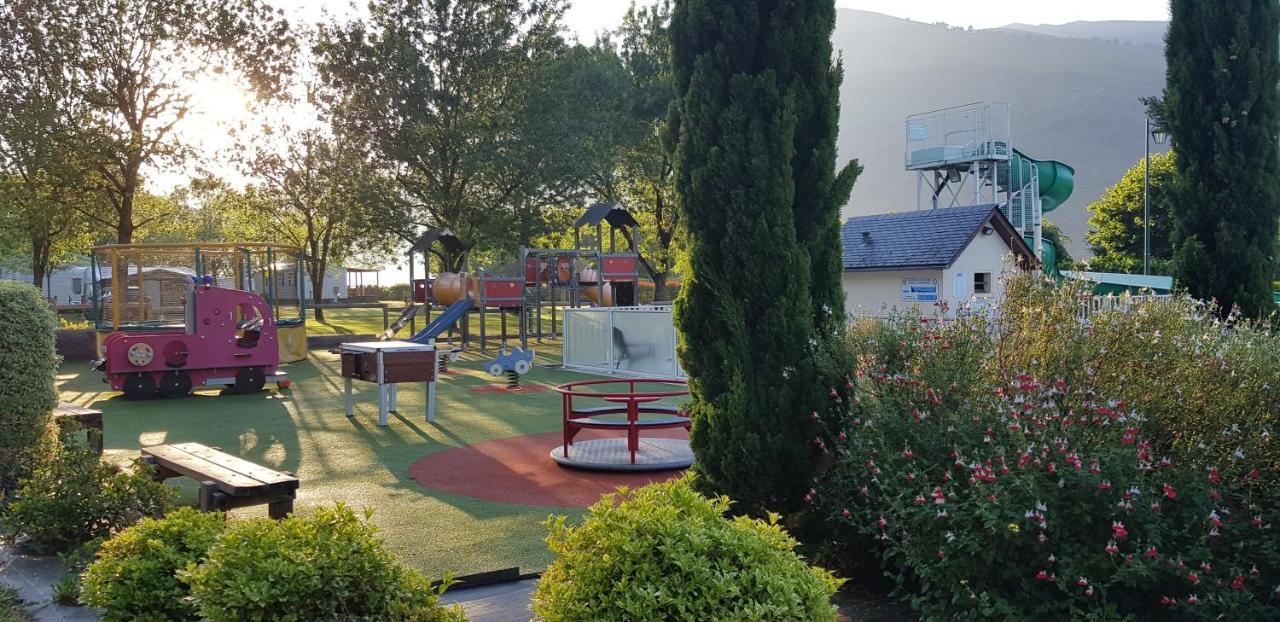 Camping Familial - Parc Aquatique - Grande Aire De Jeux A La Montagne Agos-Vidalos Exterior foto